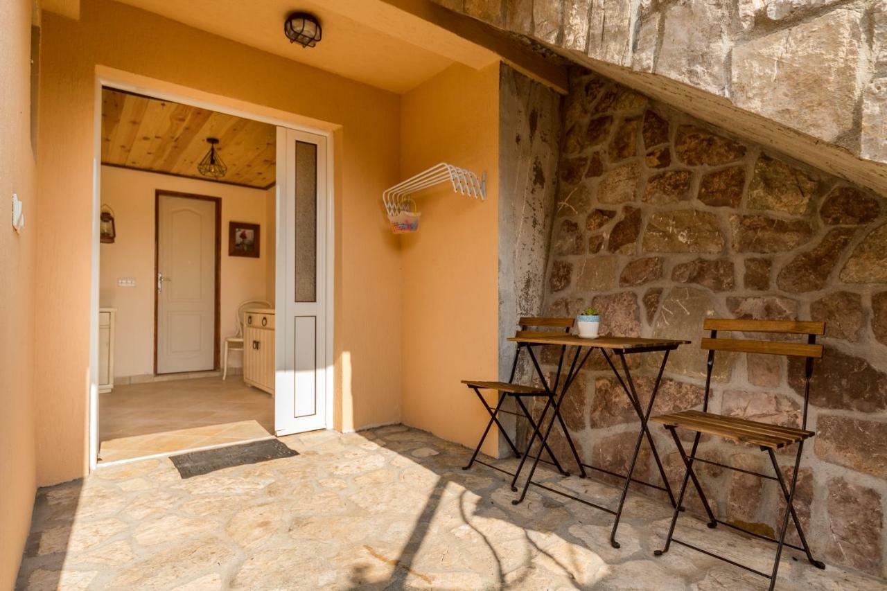Guest House Luna Virpazar Exteriör bild